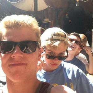 Meet your Posher, Davis